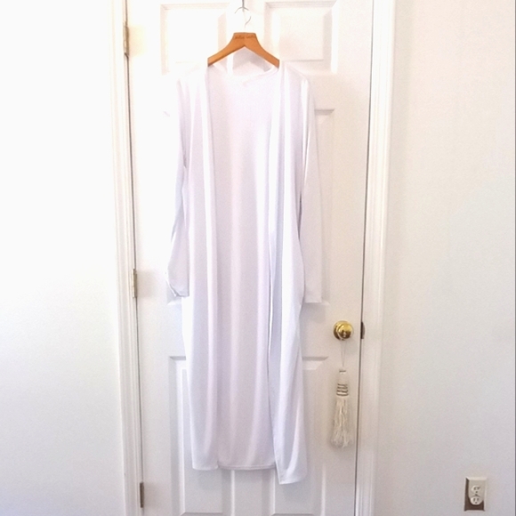 Ladies Long White Sweater - Picture 5 of 5